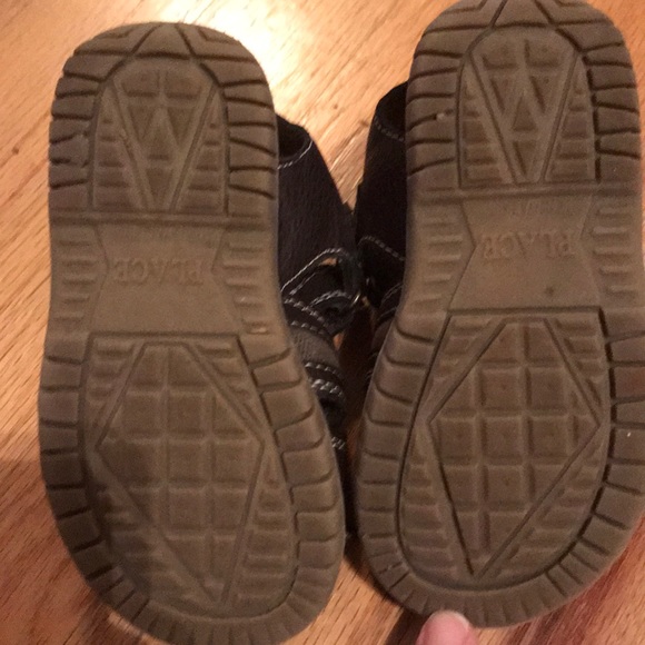 Children’s place boys Velcro sandals. Size 7 - Picture 5 of 5